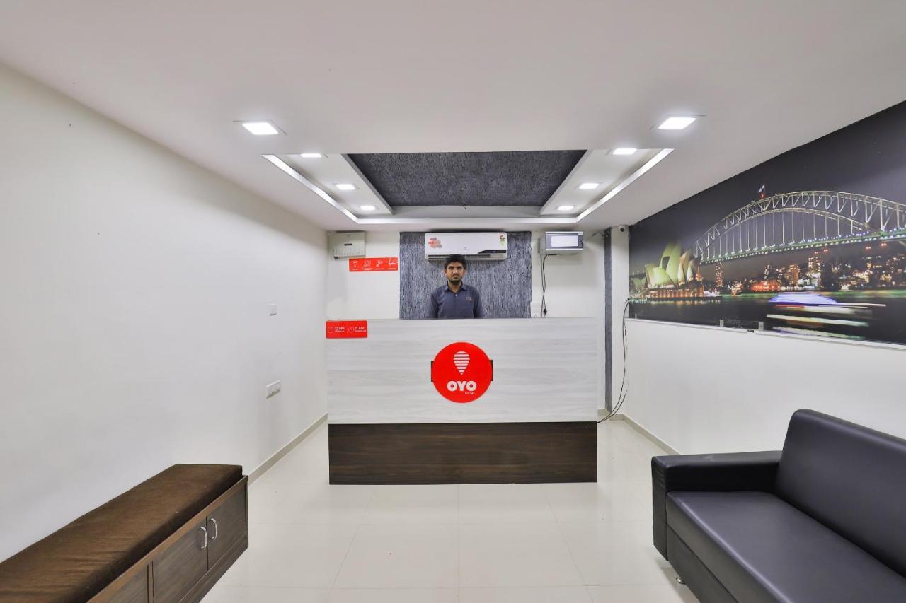 Oyo 16826 Hotel Marvel Inn Αχμπανταμπάντ Εξωτερικό φωτογραφία